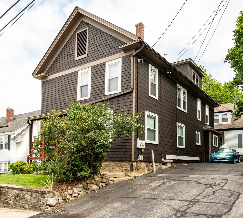 4 Bruce Street Nashua NH 03064