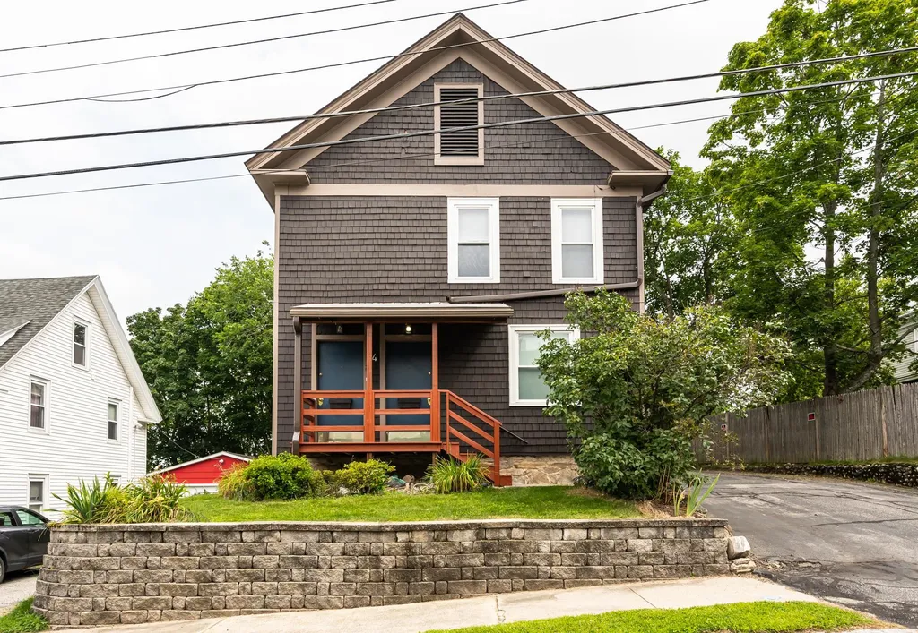 4 Bruce Street Nashua NH 03064