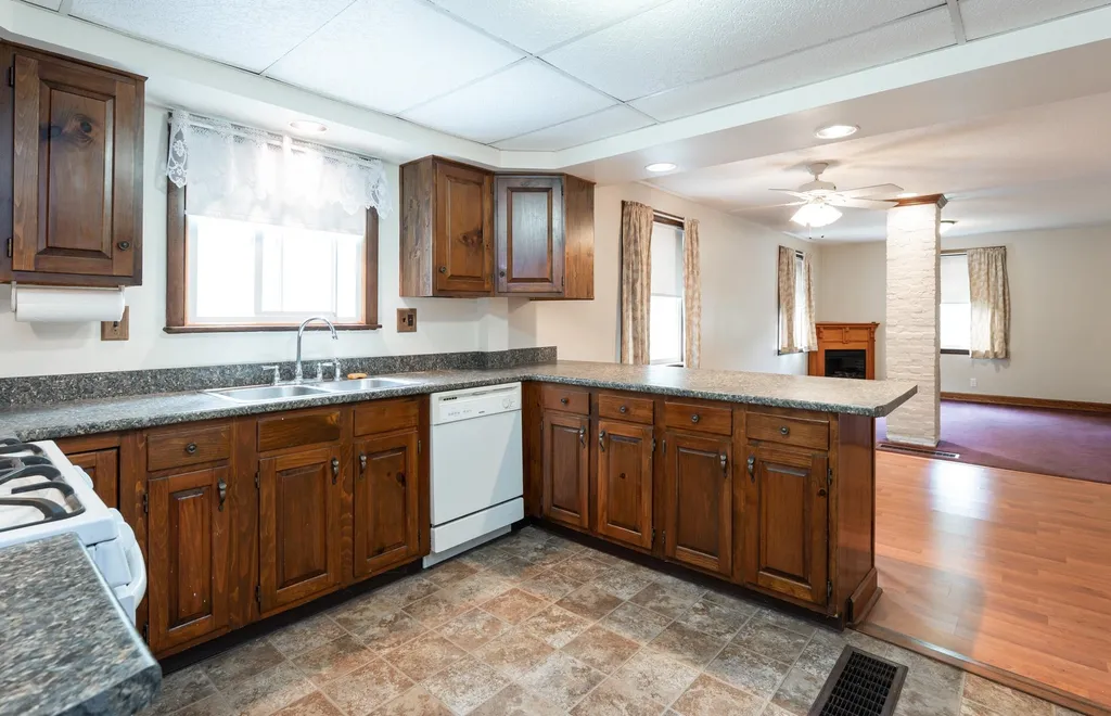 4 Bruce Street Nashua NH 03064