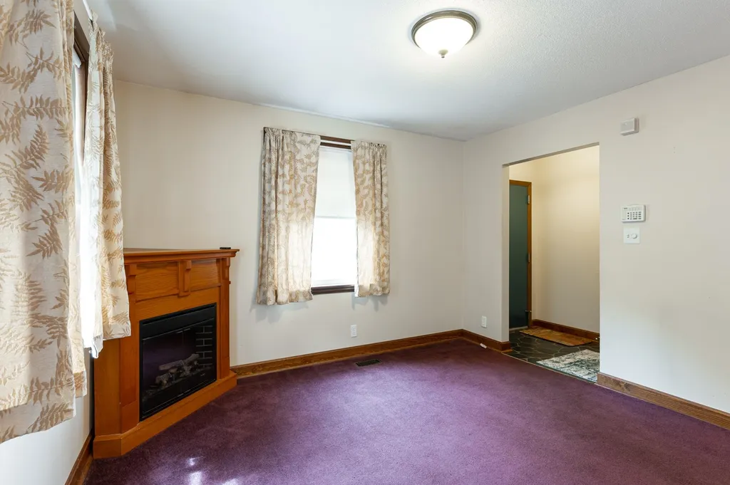 4 Bruce Street Nashua NH 03064