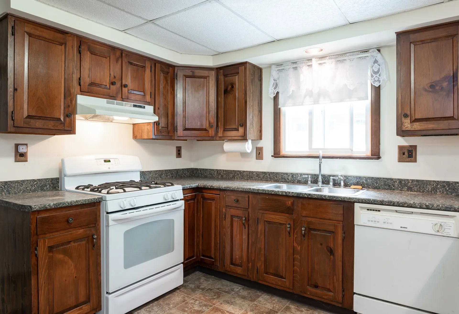 4 Bruce Street Nashua NH 03064