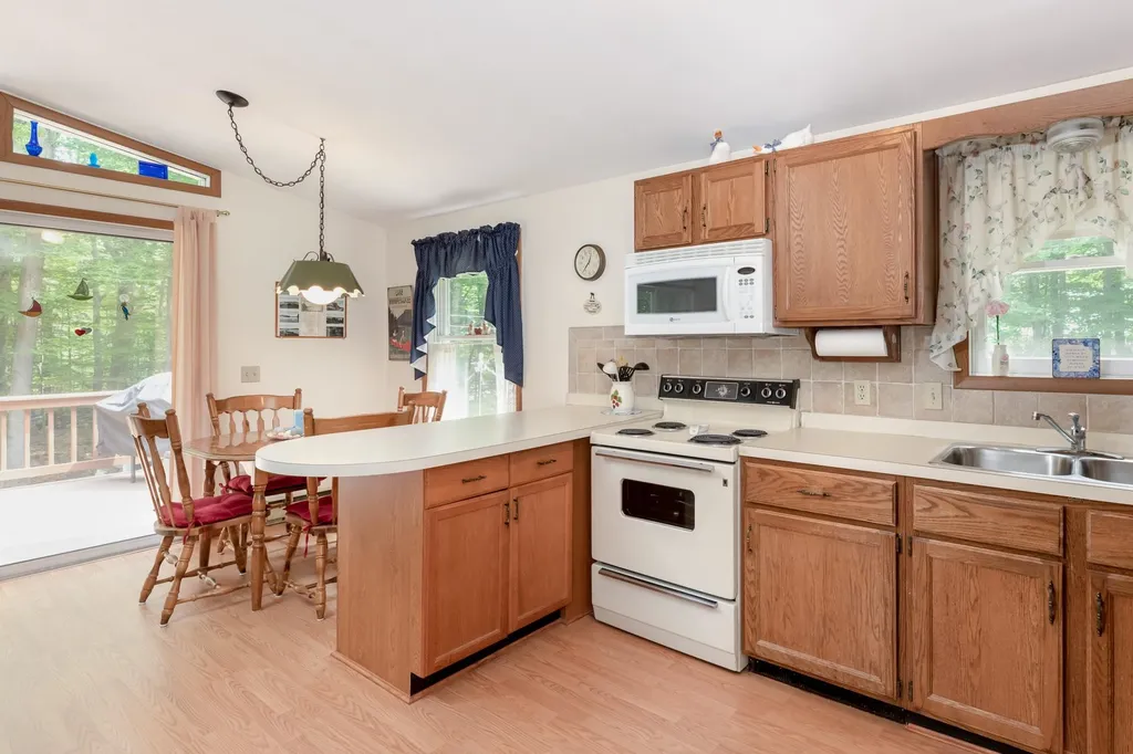 86 Heatherwood Drive Moultonborough NH 03254