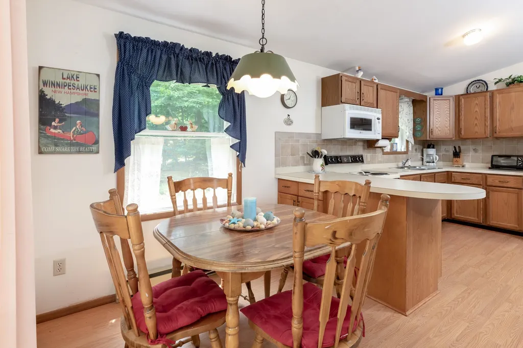 86 Heatherwood Drive Moultonborough NH 03254