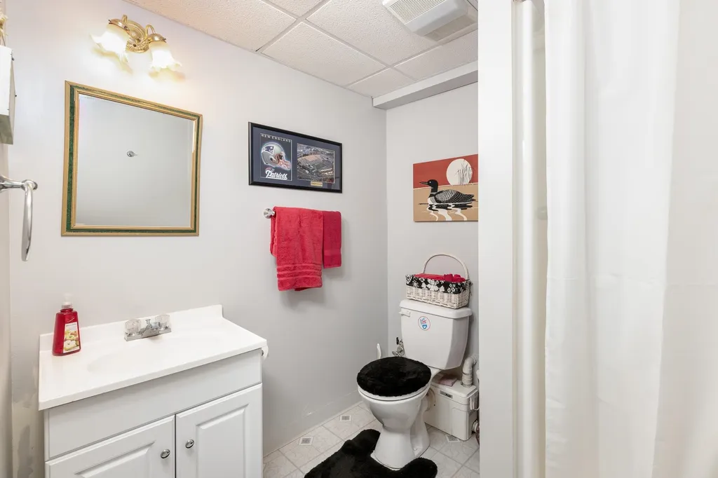 86 Heatherwood Drive Moultonborough NH 03254