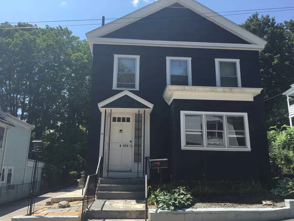 12 Mount Vernon Street Somersworth NH 03878