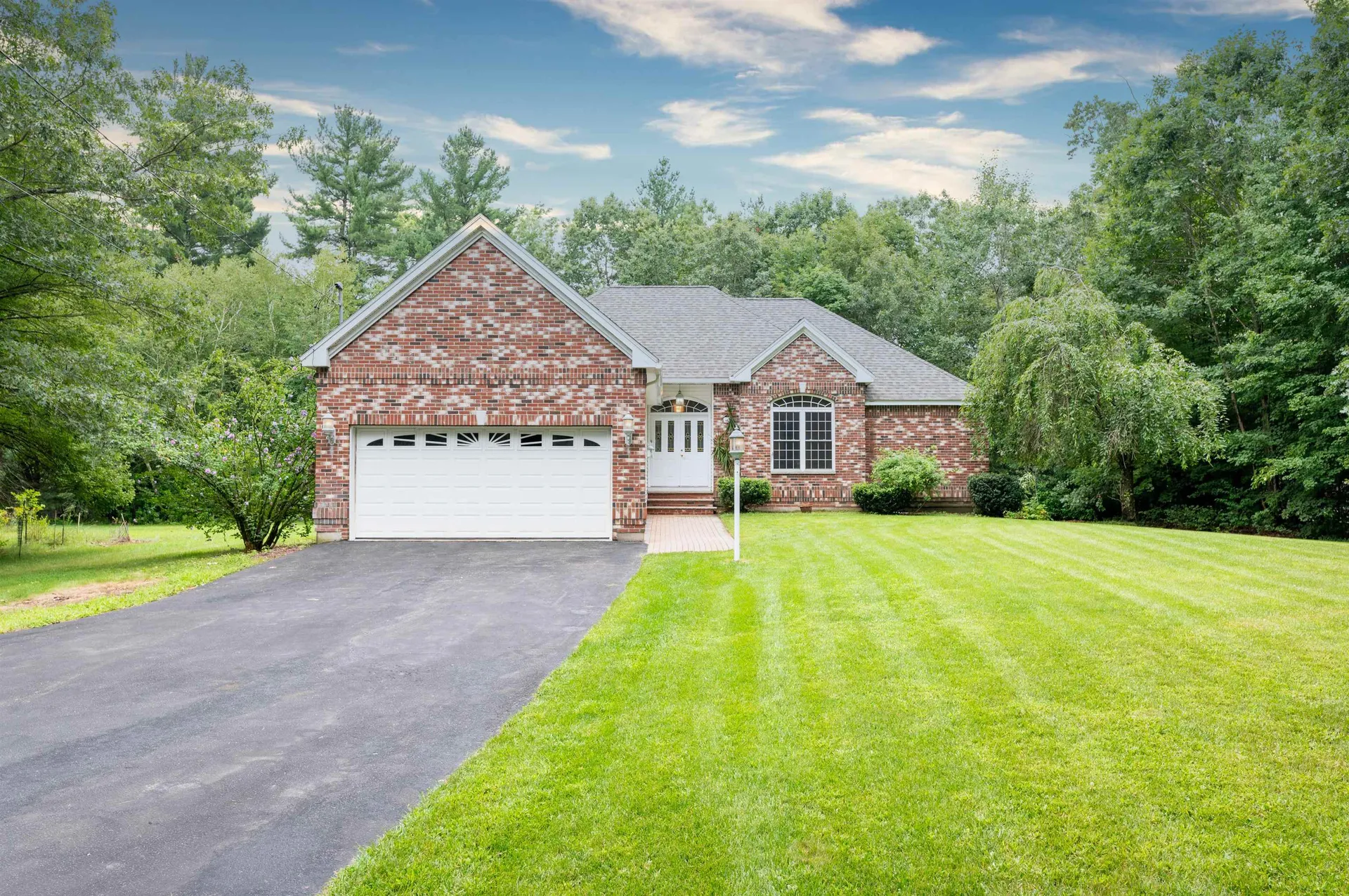11 Burns Road Pelham NH 03076