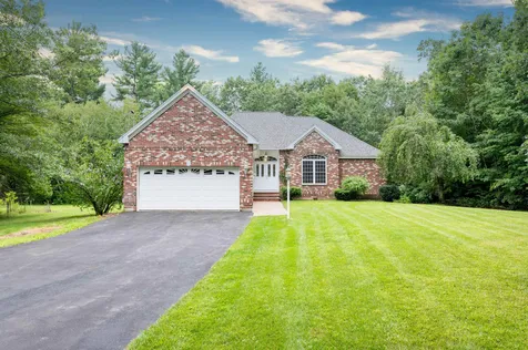 11 Burns Road Pelham NH 03076