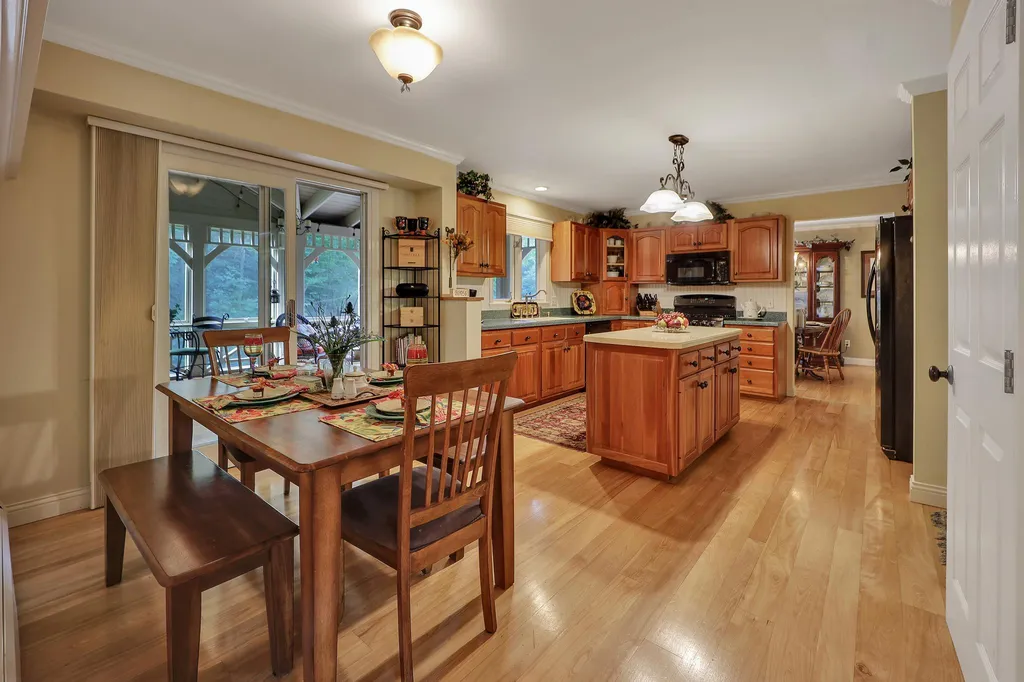 99 Mcmullen Lane Williston VT 05495