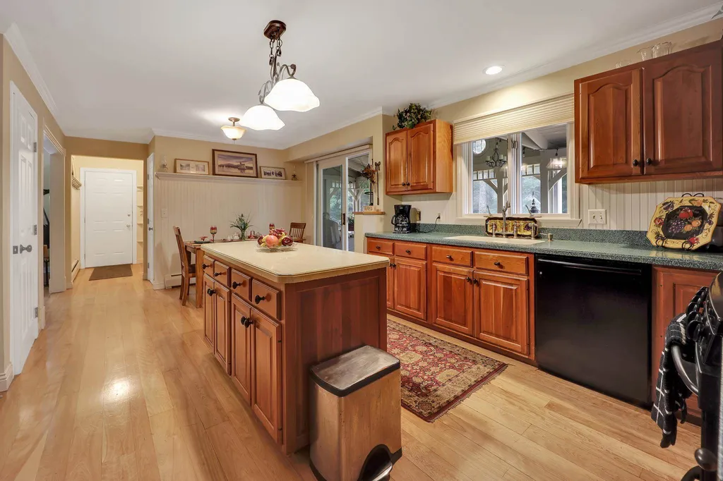 99 Mcmullen Lane Williston VT 05495