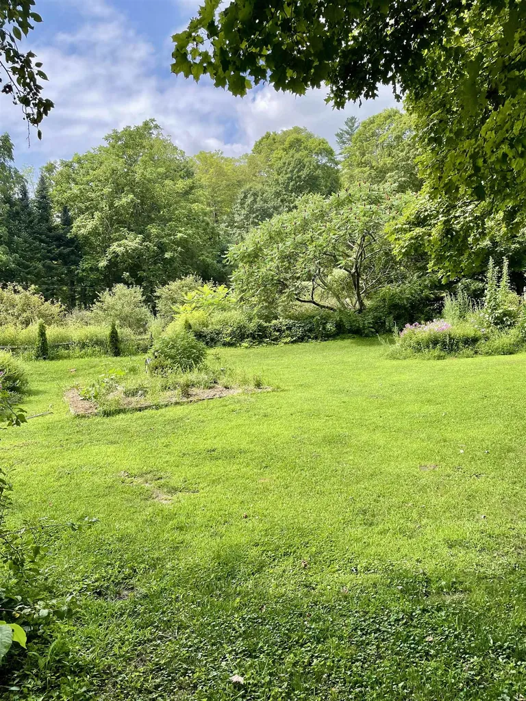 8 Fairview Avenue Windsor VT 05089