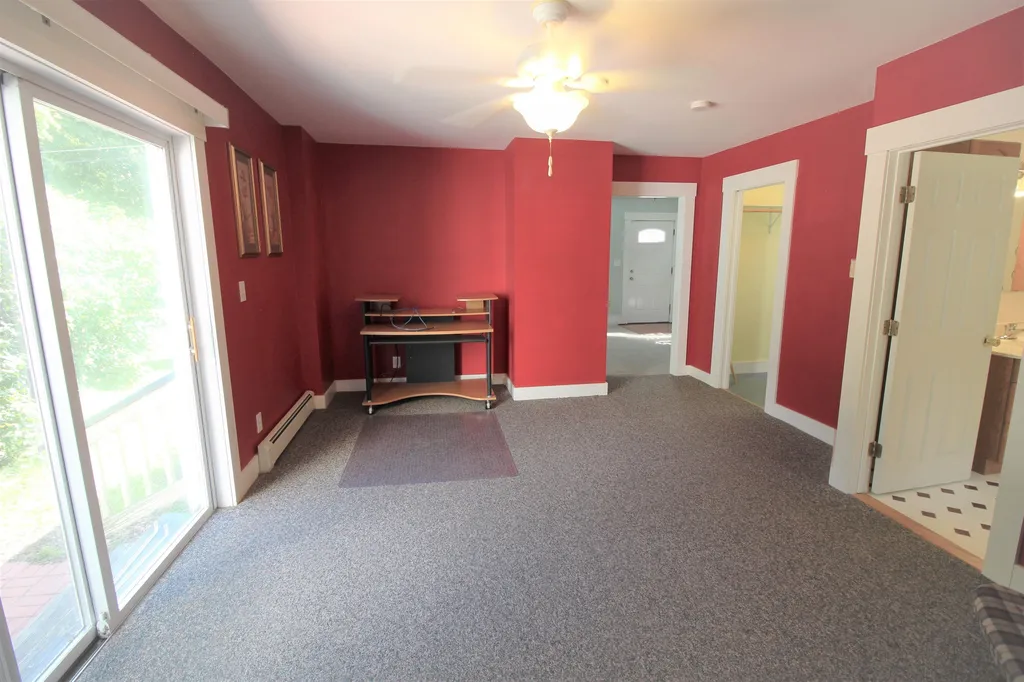8 Weare Street Rochester NH 03868