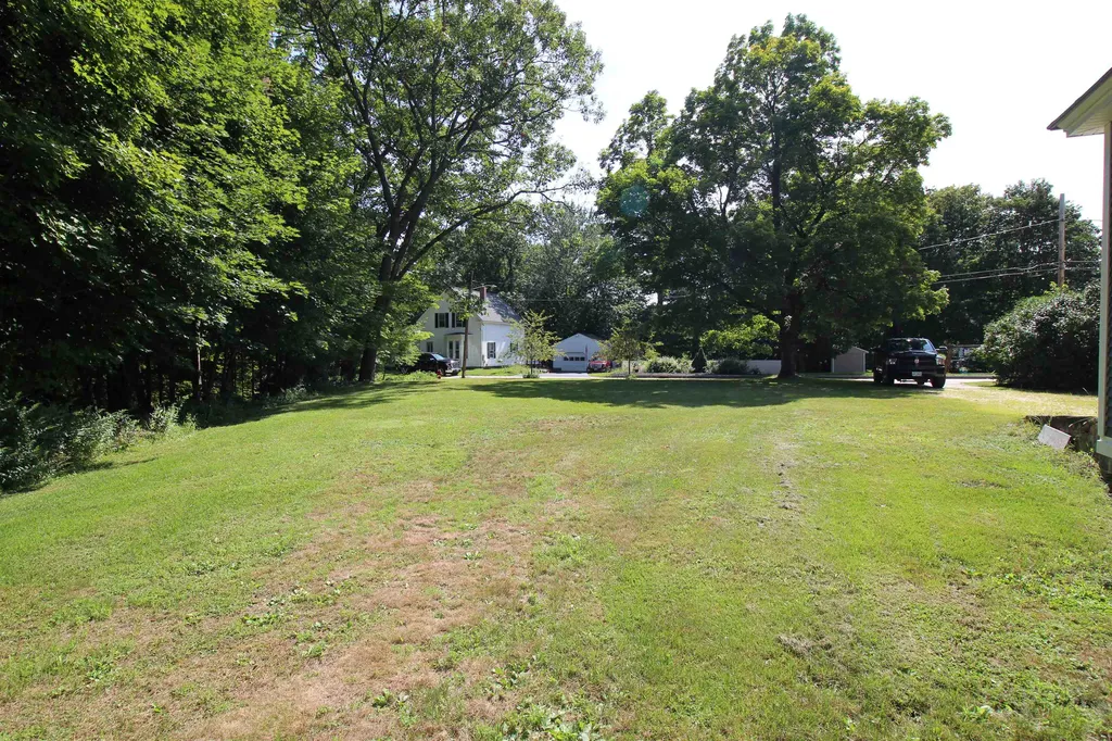 8 Weare Street Rochester NH 03868