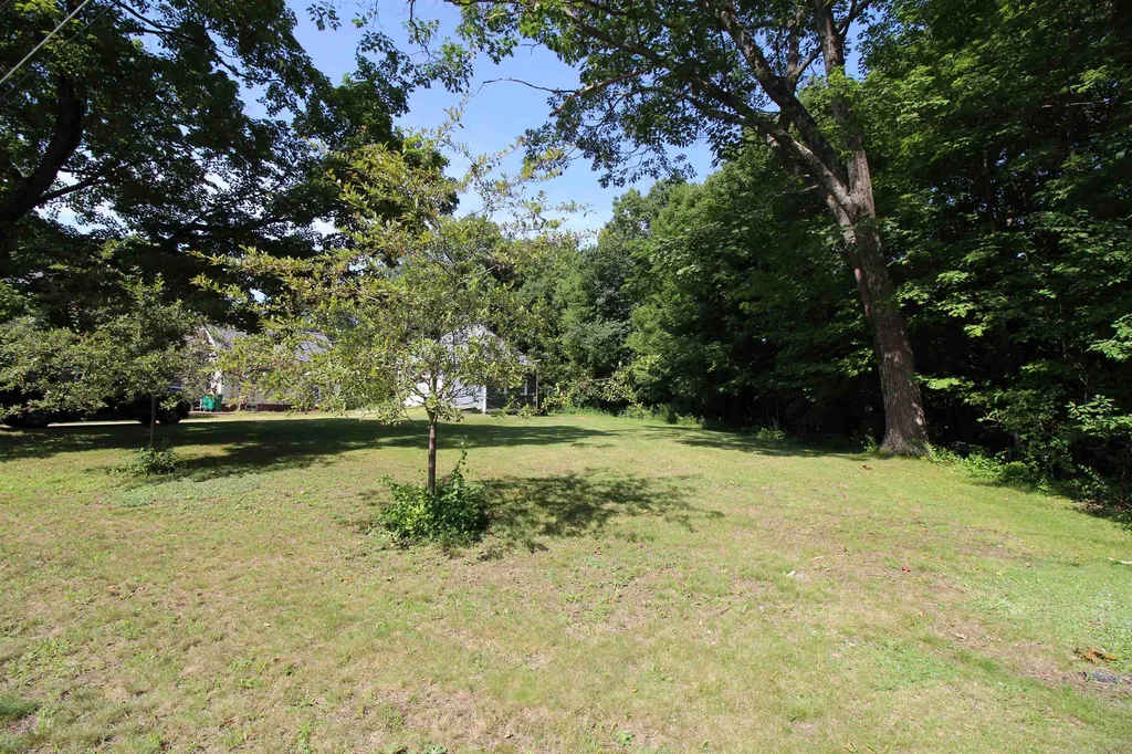 8 Weare Street Rochester NH 03868