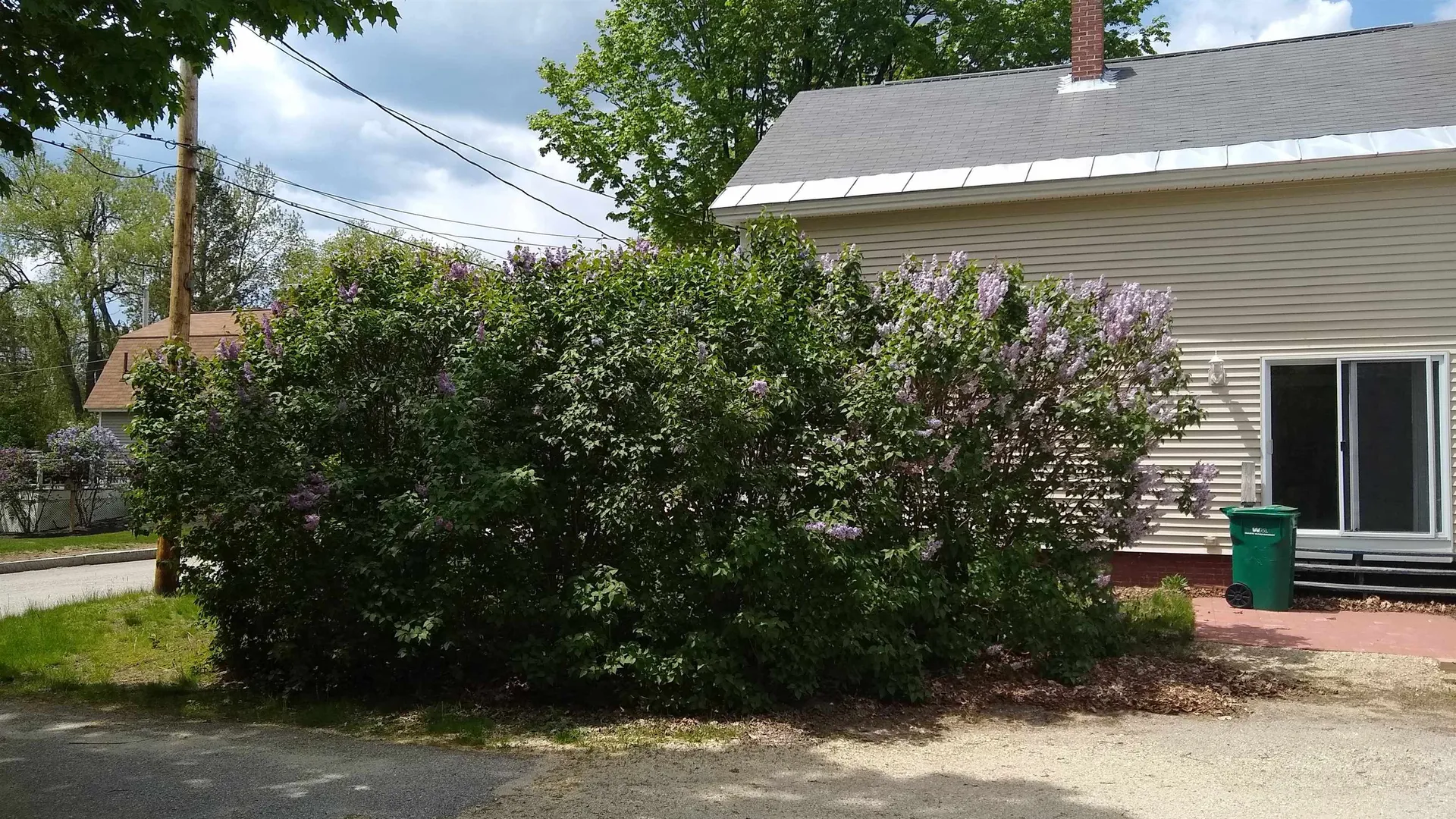 8 Weare Street Rochester NH 03868