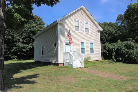 8 Weare Street Rochester NH 03868