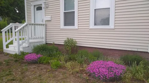8 Weare Street Rochester NH 03868
