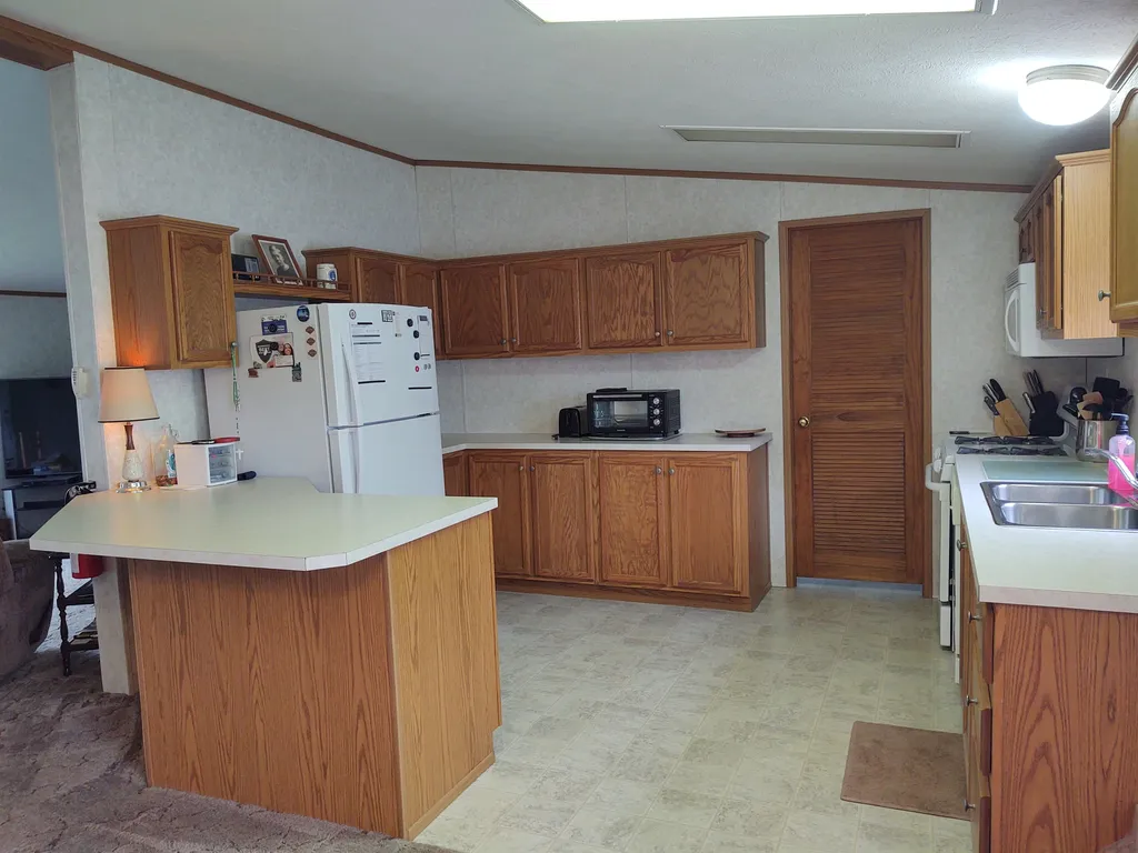 9 Parkwood Drive Allenstown NH 03275-2247