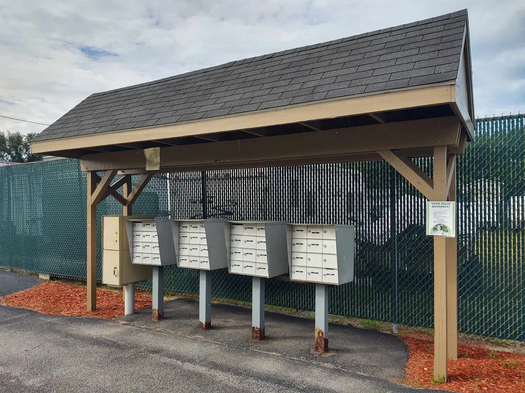 9 Parkwood Drive Allenstown NH 03275-2247