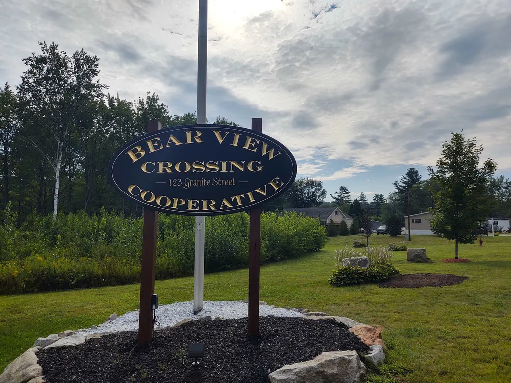 9 Parkwood Drive Allenstown NH 03275-2247