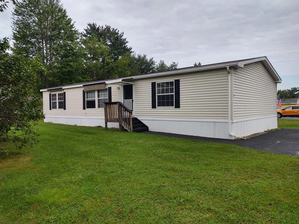 9 Parkwood Drive Allenstown NH 03275-2247