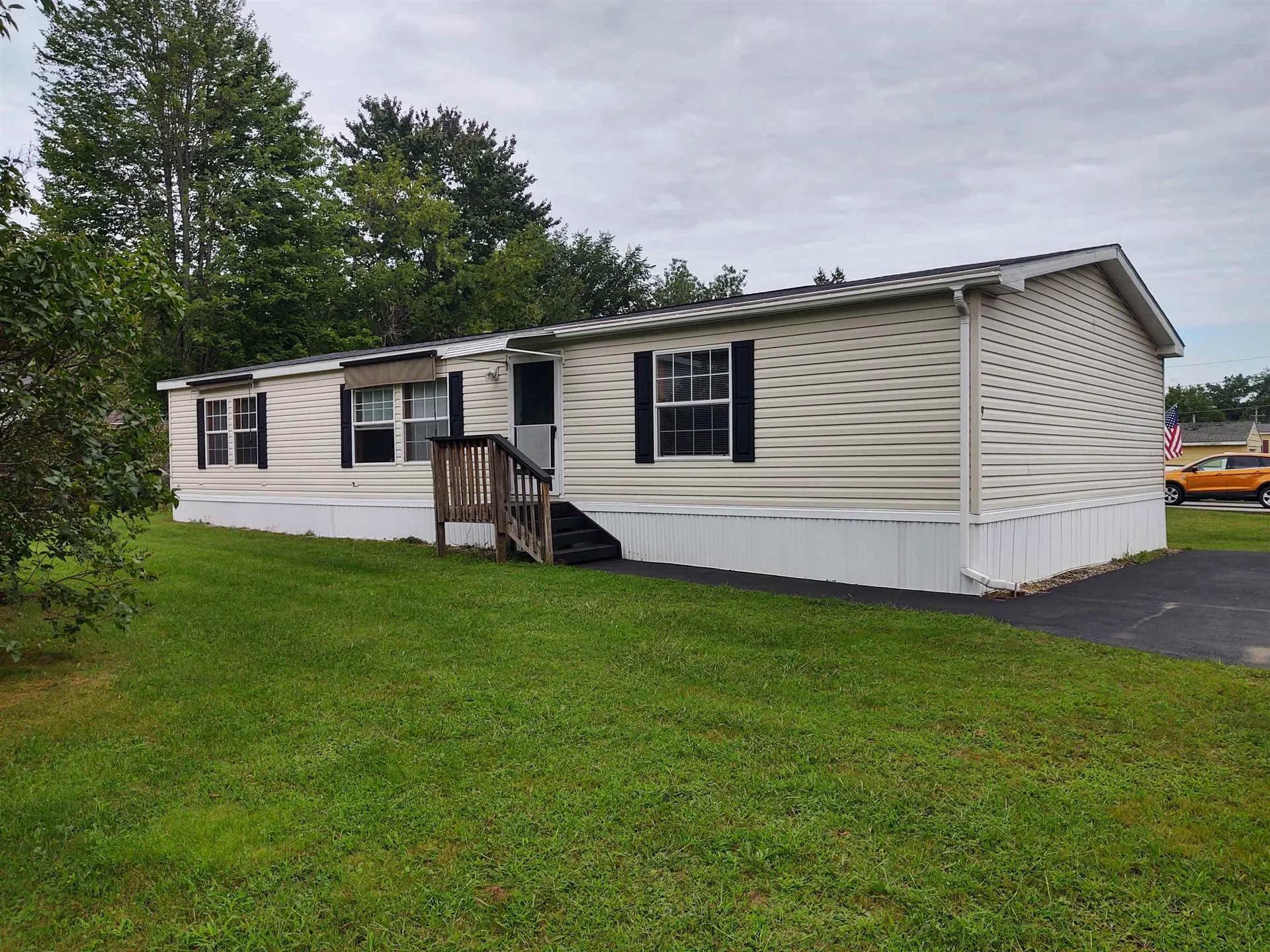 9 Parkwood Drive Allenstown NH 03275-2247