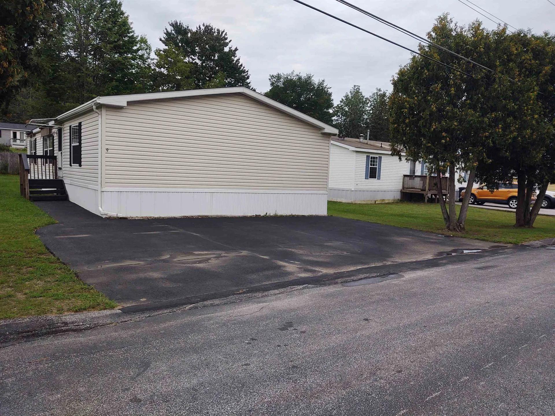 9 Parkwood Drive Allenstown NH 03275-2247