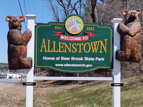 9 Parkwood Drive Allenstown NH 03275-2247