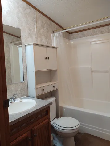 9 Parkwood Drive Allenstown NH 03275-2247