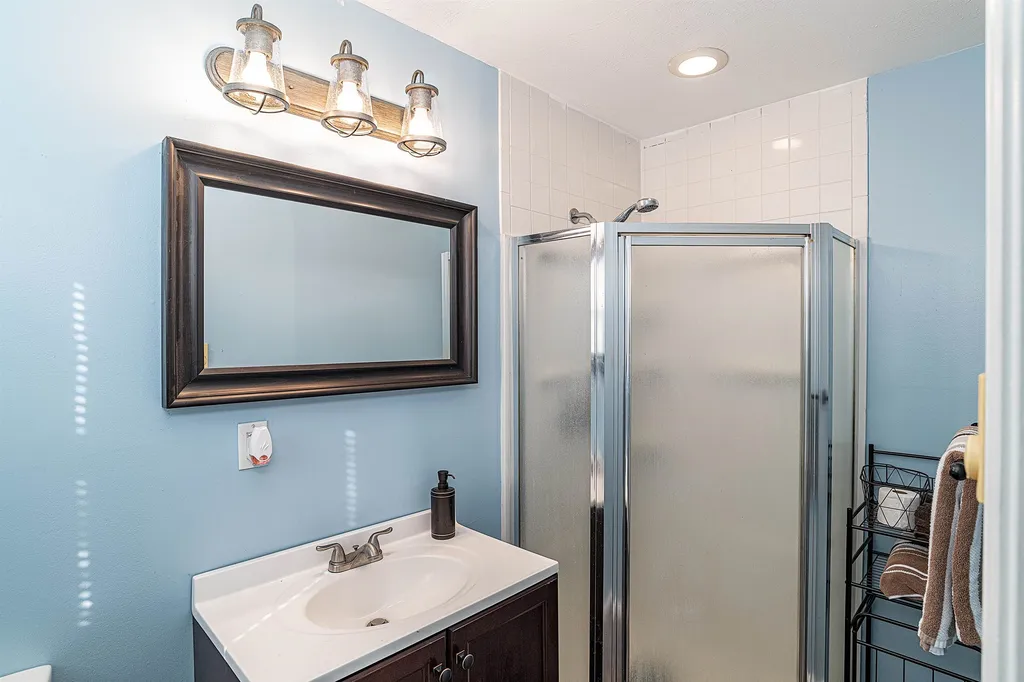 100 Pillsbury Road Londonderry NH 03053