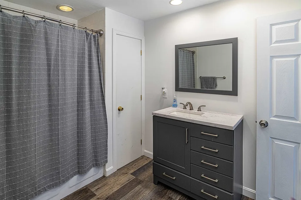 100 Pillsbury Road Londonderry NH 03053