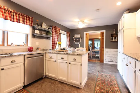 66 Morgan Circle St. Johnsbury VT 05819