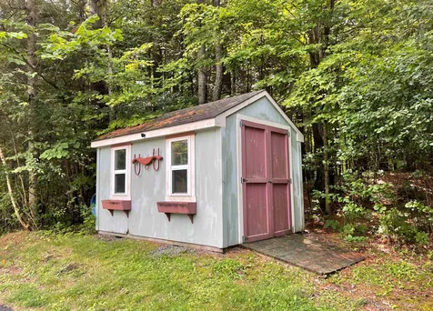 66 Morgan Circle St. Johnsbury VT 05819