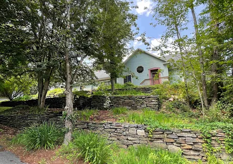 66 Morgan Circle St. Johnsbury VT 05819