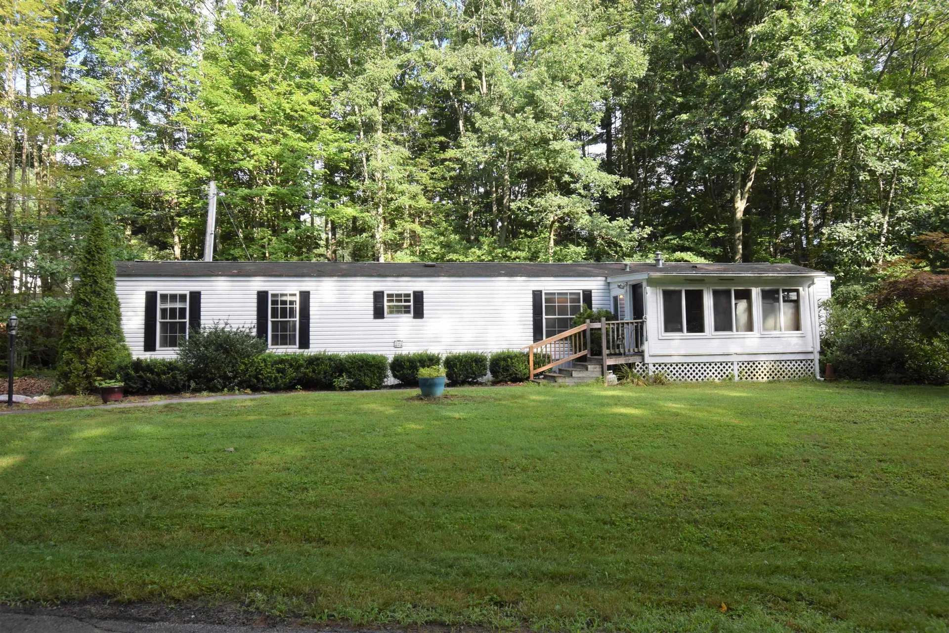 2 Eagles Landing Raymond NH 03077