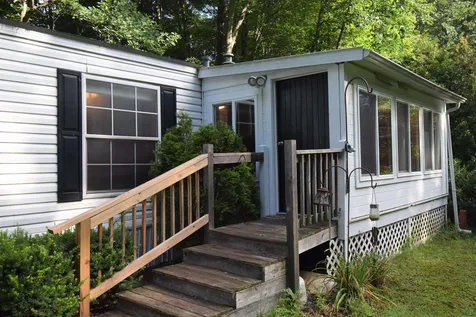 2 Eagles Landing Raymond NH 03077