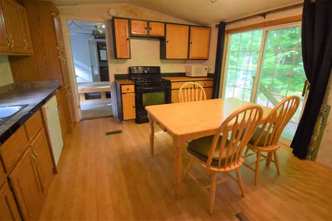 2 Eagles Landing Raymond NH 03077