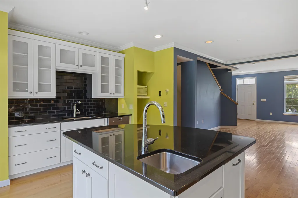 25 Forest Edge Drive Hanover NH 03755