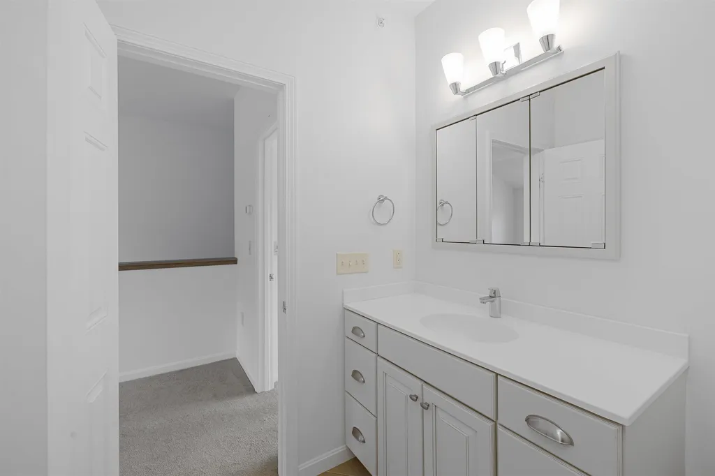 25 Forest Edge Drive Hanover NH 03755