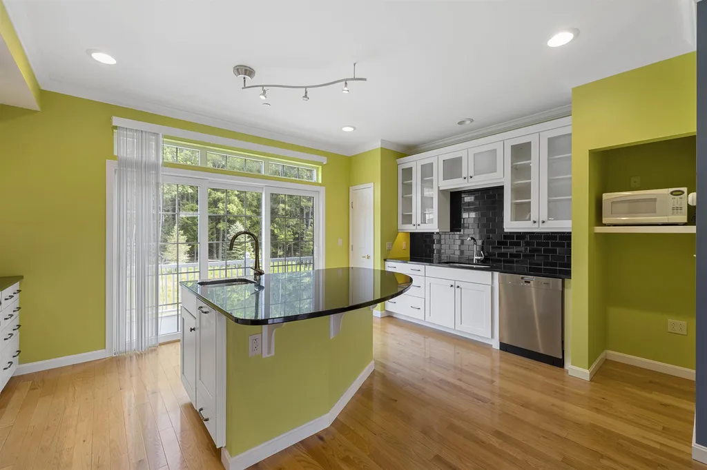 25 Forest Edge Drive Hanover NH 03755