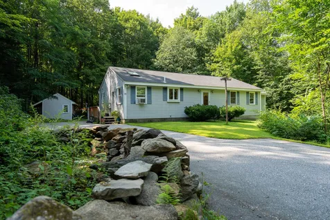 71 Peaslee Hill Road Weare NH 03281