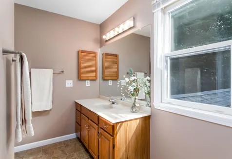 61 Beech Street Essex VT 05452