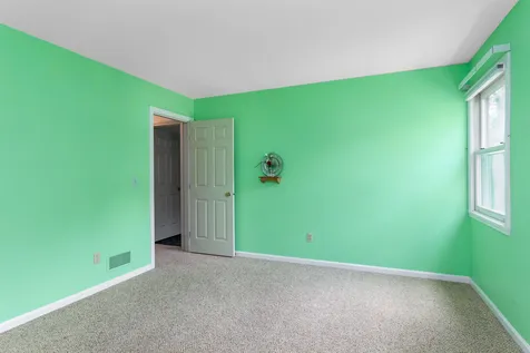 61 Beech Street Essex VT 05452