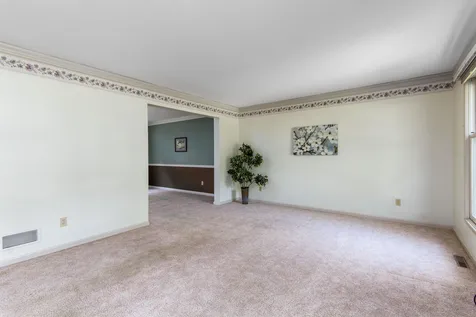 61 Beech Street Essex VT 05452