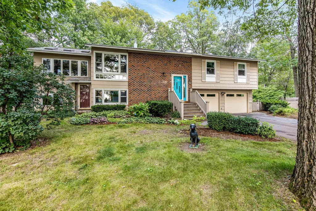 267 Biscayne Heights Colchester VT 05446