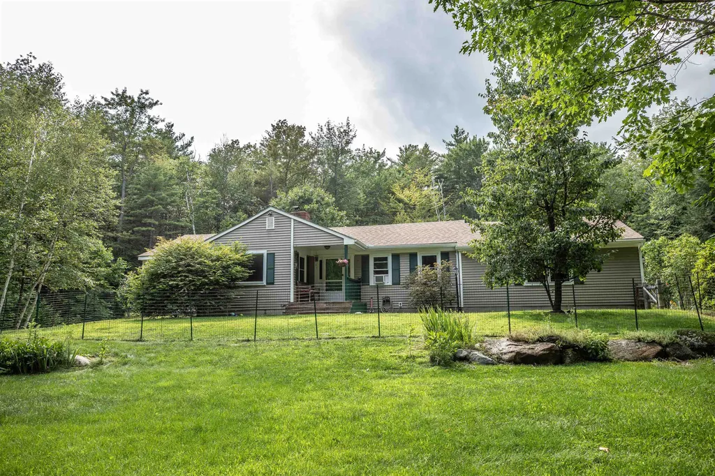 24 Reaveley Road Hancock NH 03449
