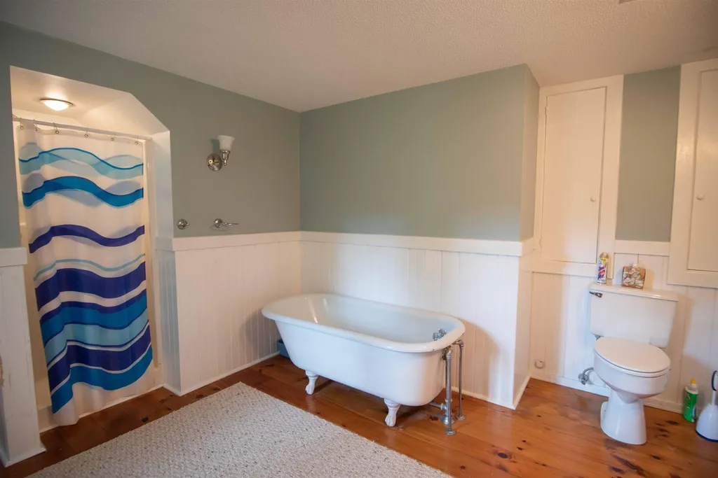 194 Knights Hill Road New London NH 03257
