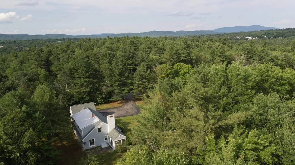 194 Knights Hill Road New London NH 03257