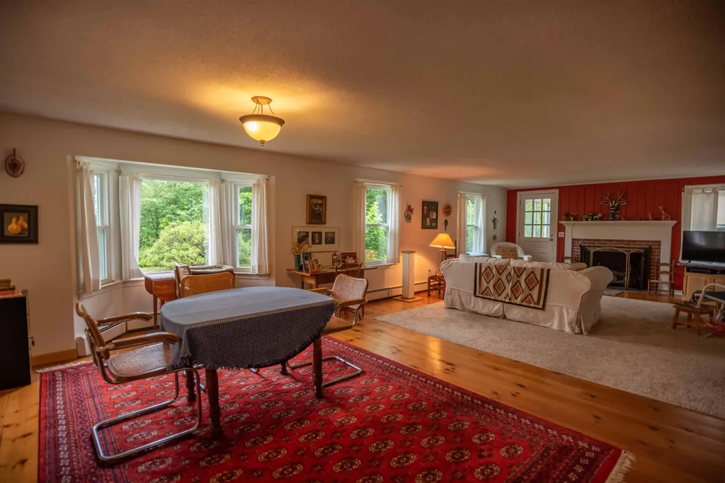 194 Knights Hill Road New London NH 03257