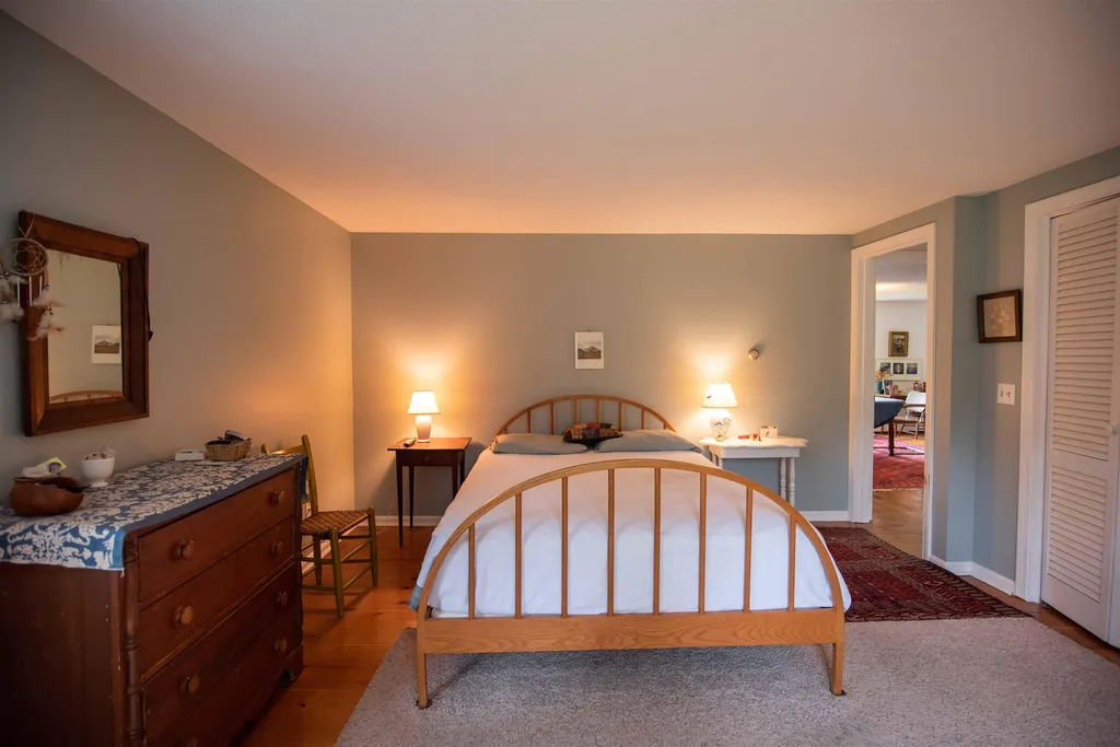 194 Knights Hill Road New London NH 03257