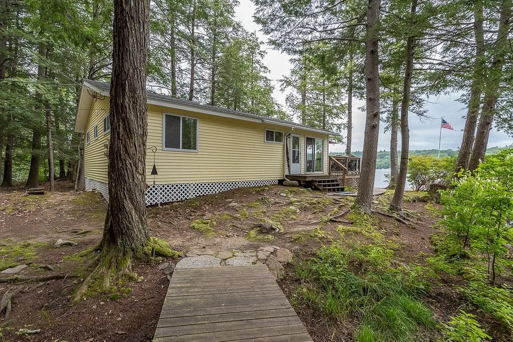 144 Beech Island Strafford NH 03884